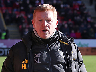Lennon hails players after 'ma...